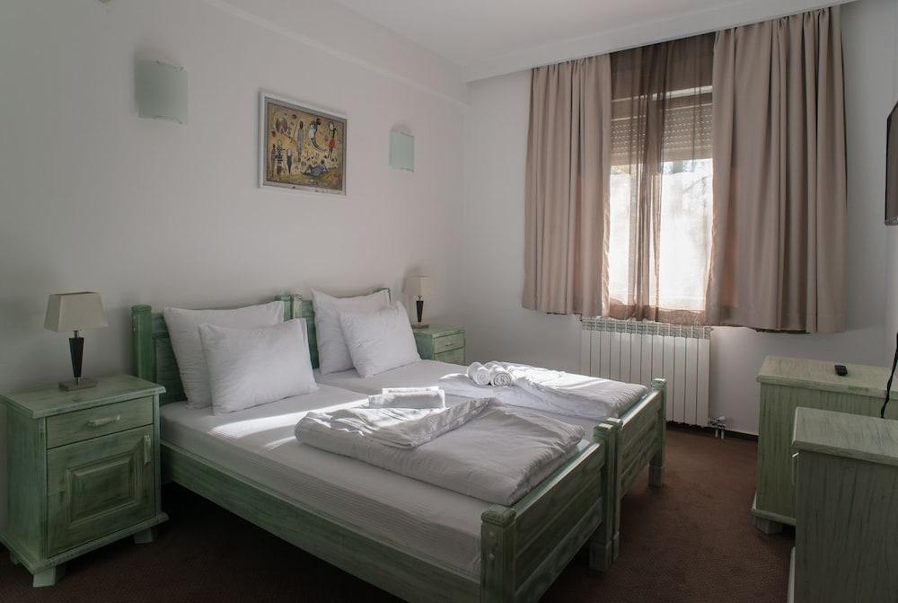 Hotel Trim Niksic Ngoại thất bức ảnh