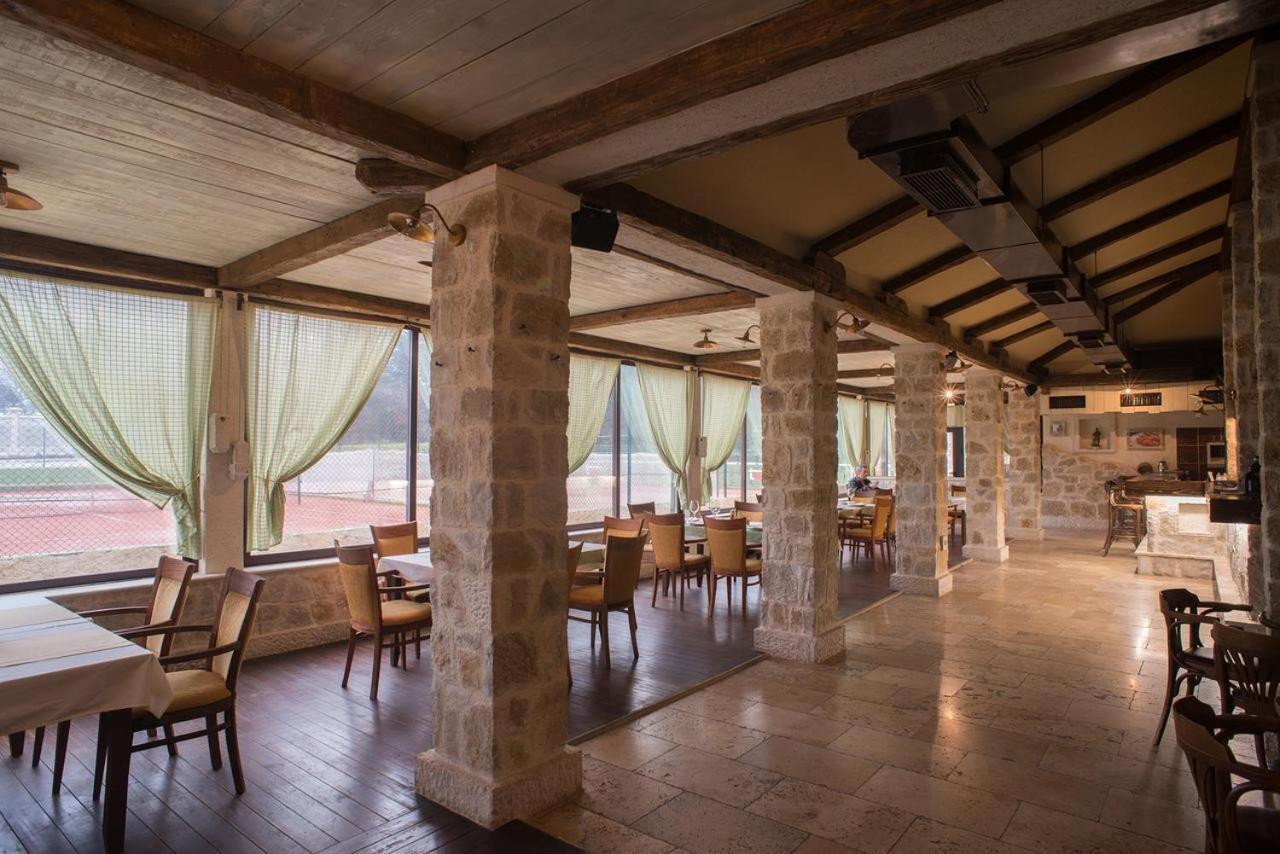 Hotel Trim Niksic Ngoại thất bức ảnh