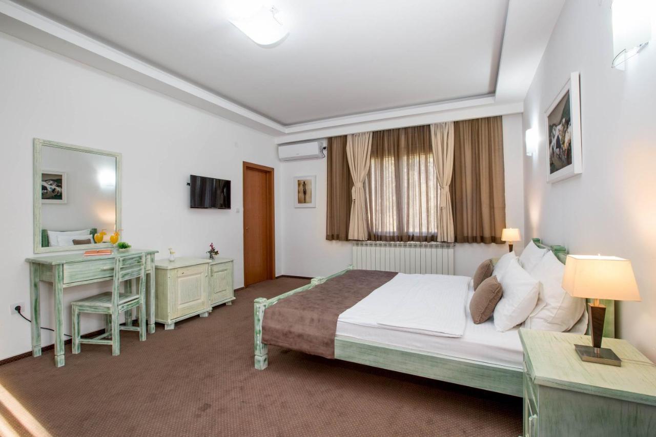 Hotel Trim Niksic Ngoại thất bức ảnh